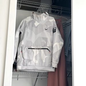 Montec pull over snowboarding jacket size small.